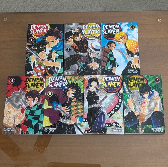 Demon Slayer Manga Collection Volumes 1-7 - Picture 3 of 4